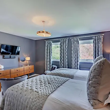 5 Bed In Penrith 78167 *