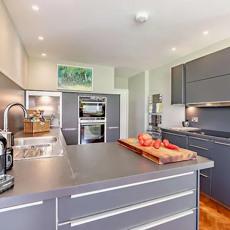 5 Bed In Penrith 78167 Casa de Férias